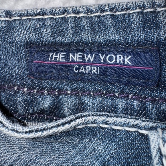Vigoss Women’s Capri Jeans SZ 3/4 Faded The New York Flap Fancy Pockets Lowrise - Picture 9 of 11